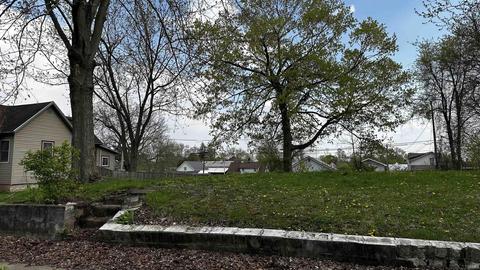 131 E Maple St, Wabash, IN 46992 photo 2