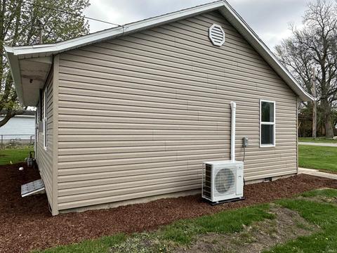 36 E Wayne St, Redkey, IN 47373 photo 7