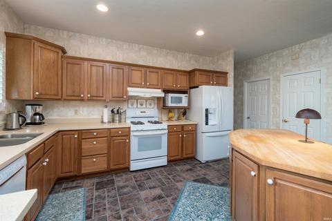 3626 E Tamarron Dr, Bloomington, IN 47408 photo 8