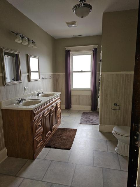 200 E Sherman St, Windfall, IN 46076 photo 12