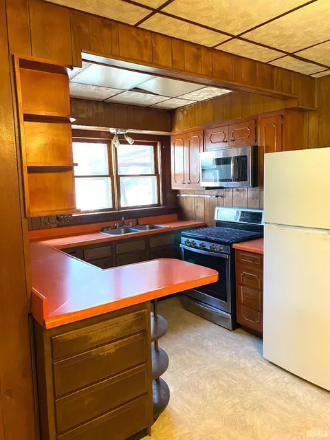 106 E Third St, Worthington, IN 47471 photo 10
