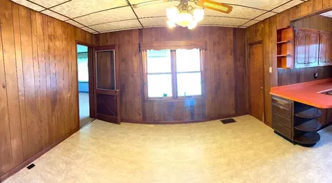 106 E Third St, Worthington, IN 47471 photo 14