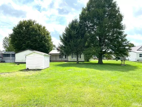 106 E Third St, Worthington, IN 47471 photo 3