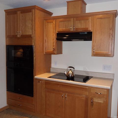 301 E 9th St, Peru, IN 46970 photo 4