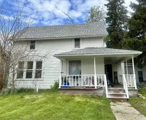 806 E 5th St, Auburn, IN 46706 photo 2