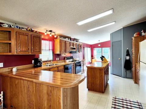 9132 W Yoder Rd, Yoder, IN 46798 photo 11