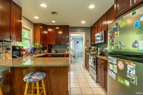 9210 E Woodview Dr, Bloomington, IN 47401 photo 10
