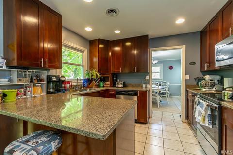 9210 E Woodview Dr, Bloomington, IN 47401 photo 9
