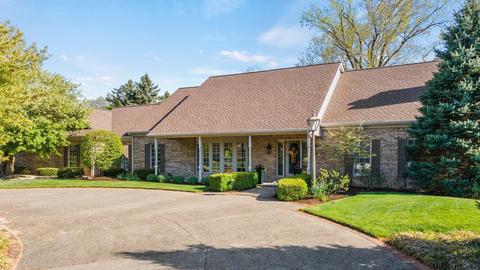 926 Phaeton Way, Auburn, IN 46706 | 36 Photos | MLS #202315243 - Movoto