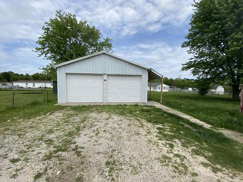 445 Dale St, Mitchell, IN 47446 photo 3