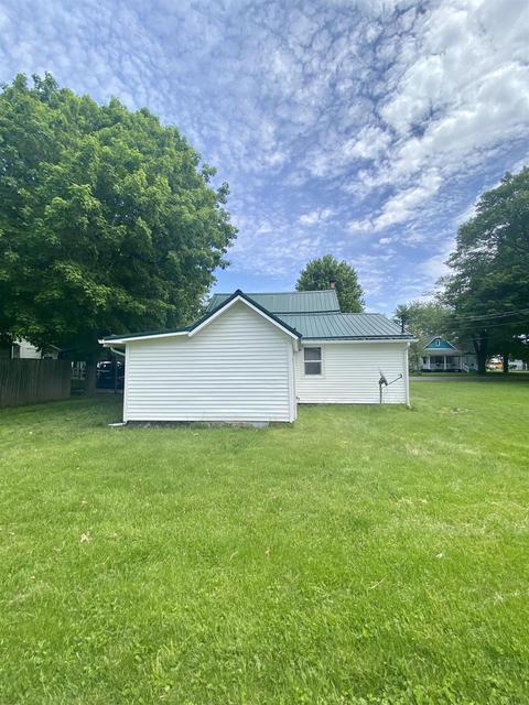 1313 5th St, Covington, IN 47932 photo 2
