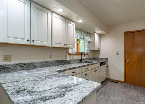 1220 S Weimer Rd, Bloomington, IN 47403 photo 11