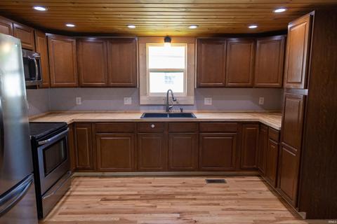 453 E Vine St, Mitchell, IN 47446 photo 6