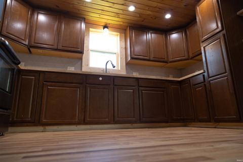 453 E Vine St, Mitchell, IN 47446 photo 7