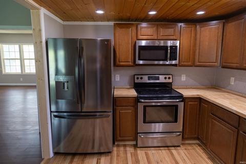 453 E Vine St, Mitchell, IN 47446 photo 5