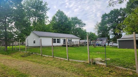 475 S Callahan St, Lyons, IN 47443 photo 3