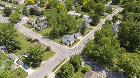 402 Eckhart Ave, Auburn, IN 46706 photo 4