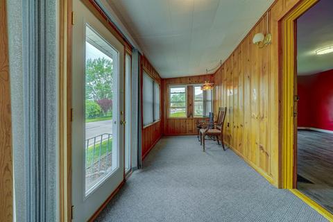 402 Eckhart Ave, Auburn, IN 46706 photo 9