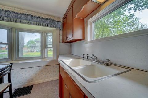 402 Eckhart Ave, Auburn, IN 46706 photo 22