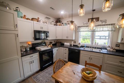 706 Curry St, Mitchell, IN 47446 photo 7