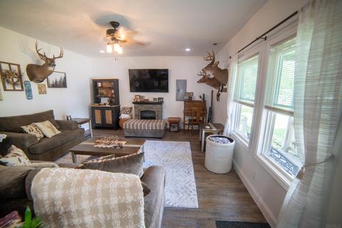 706 Curry St, Mitchell, IN 47446 photo 3