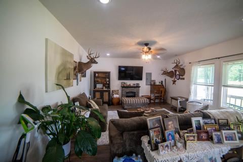 706 Curry St, Mitchell, IN 47446 photo 4