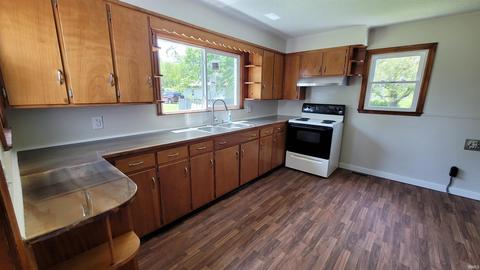 334 S Angle St, Dunkirk, IN 47336 photo 5