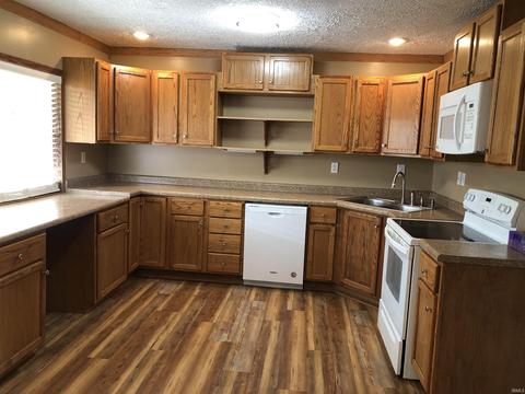 1300 Short St, Covington, IN 47932 photo 7