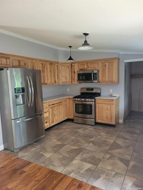 405 E Second St, Hazleton, IN 47640 photo 3