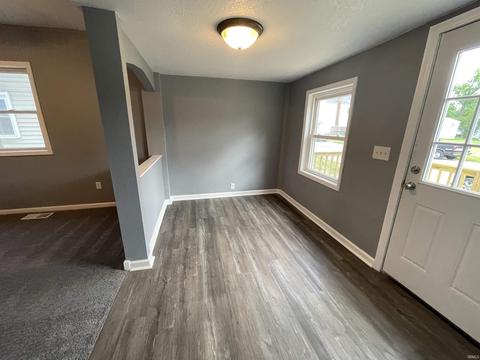 218 E 3rd St, Peru, IN 46970 photo 4