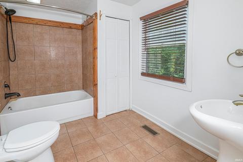4060 N Hinkle Rd, Bloomington, IN 47408 photo 18