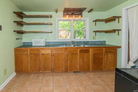 4060 N Hinkle Rd, Bloomington, IN 47408 photo 5