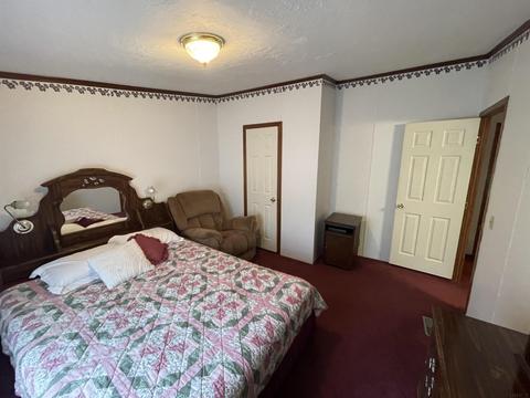 533 Old Vincennes Rd, Mitchell, IN 47446 photo 3