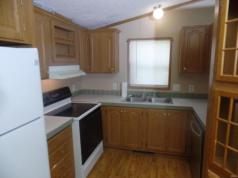 295 E Franklin St, Lyons, IN 47443 photo 5