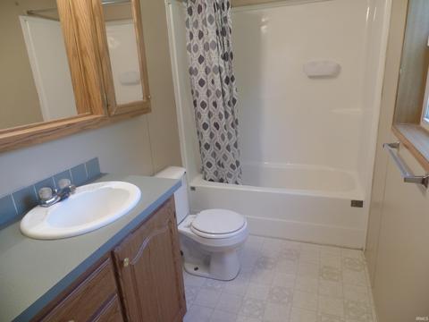 295 E Franklin St, Lyons, IN 47443 photo 10