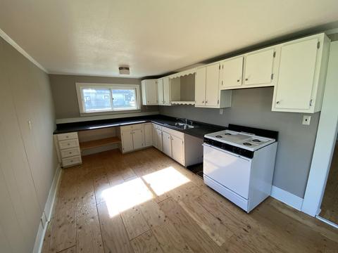 151 Walnut St, Butler, IN 46721 photo 9