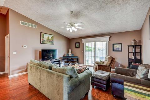 4100 Trinity Dr, Newburgh, IN 47630 photo 2