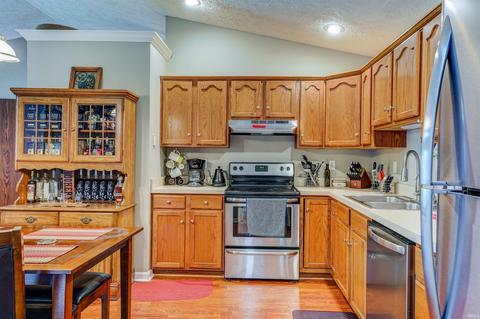 4100 Trinity Dr, Newburgh, IN 47630 photo 8