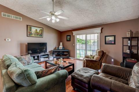 4100 Trinity Dr, Newburgh, IN 47630 photo 3