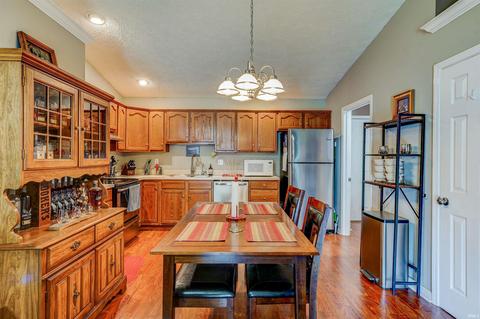 4100 Trinity Dr, Newburgh, IN 47630 photo 7