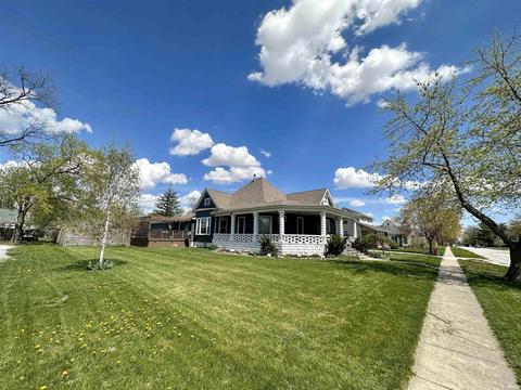 406 E 3rd St, Brookston, IN 47923 photo 1