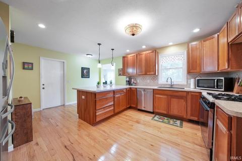 50949 Clover Rd, Granger, IN 46530 photo 3