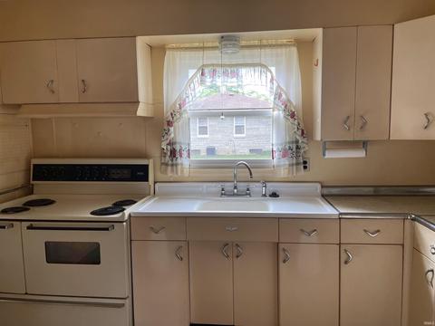 124 S Johnson Ave, Bloomington, IN 47404 photo 12