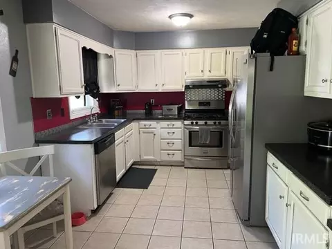 51940 Cheryl Dr, Granger, IN 46530 photo 4