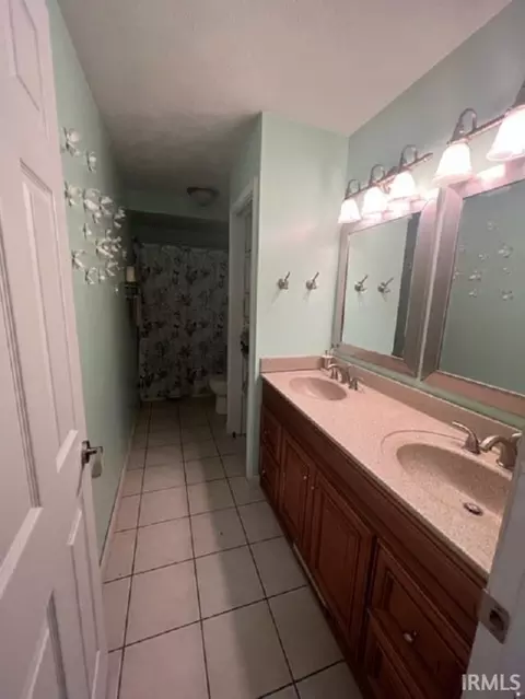 51940 Cheryl Dr, Granger, IN 46530 photo 8