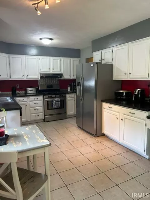 51940 Cheryl Dr, Granger, IN 46530 photo 3