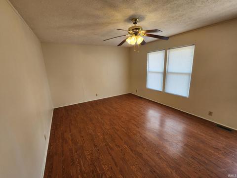 301 E 10th St, Bicknell, IN 47512 photo 7