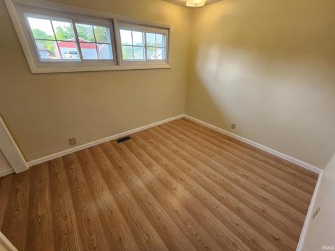 301 E 10th St, Bicknell, IN 47512 photo 11