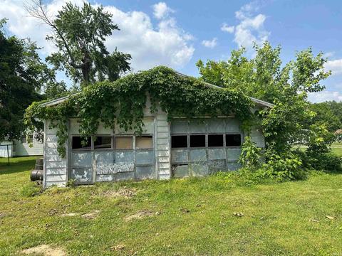 415 E Oak St, Princeton, IN 47670 photo 3