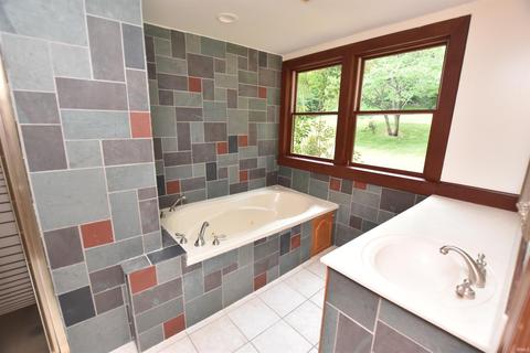 2775 E Pointe Rd, Bloomington, IN 47401 photo 9